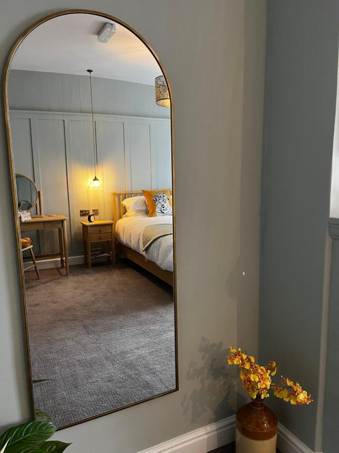 The Crown Pub And Hotel Manningtree Eksteriør billede